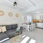 ヴィラ With Heated Pool, Waterfall, Sandy - By Traveler Tourist Agency Krk - Id 2170