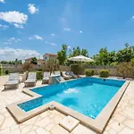 With Heated Pool, Waterfall, Sandy - By Traveler Tourist Agency Krk - Id 2170 ヴィラ プリヴラカ