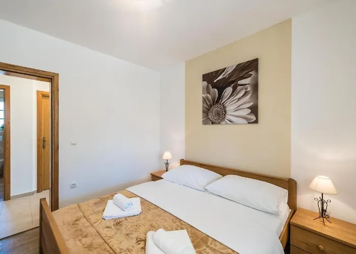 Вилла With Heated Pool, Waterfall, Sandy - By Traveler Tourist Agency Krk - Id 2170 Привлака